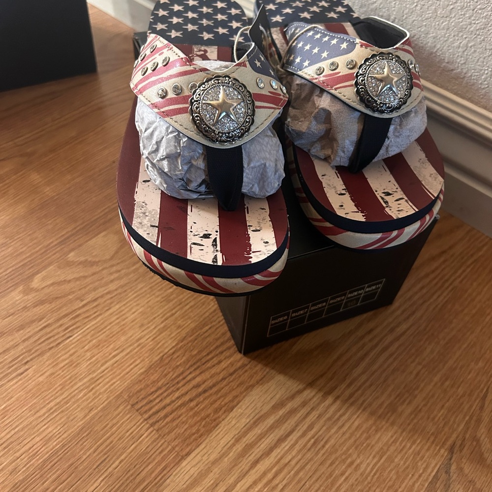 American Flag Montana West flip flops size 10